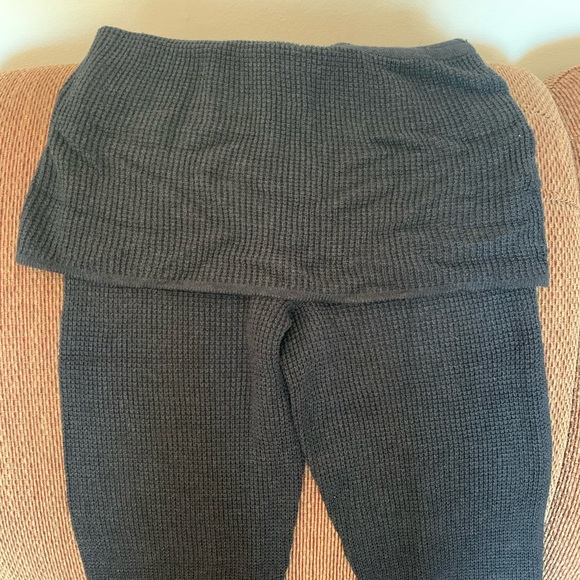 Unique Lululemon knit tights with bum cover. - Picture 2 of 8